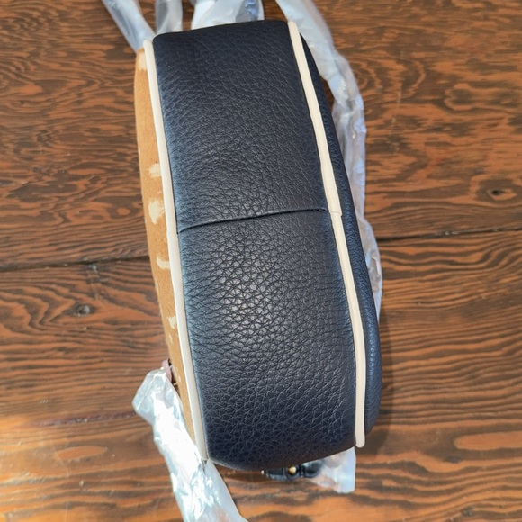 J CREW Italian Pebbled leather & calfskin signet crossbody bag, NWT - Picture 7 of 9